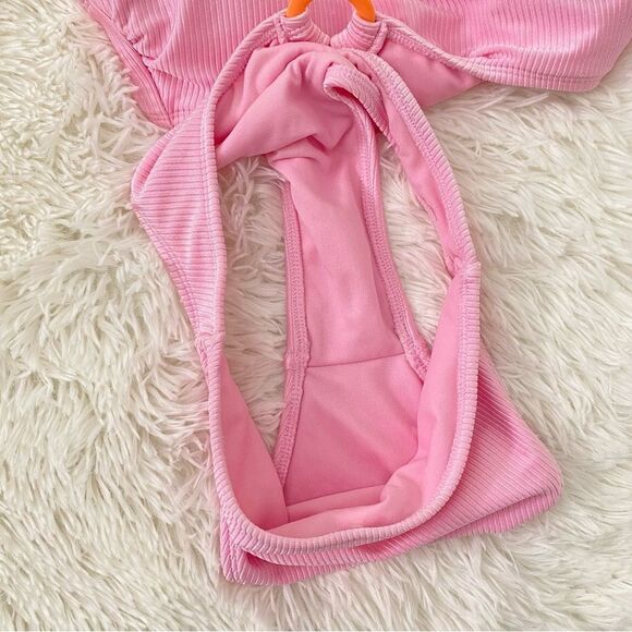 Pink One Piece Swimsuit 🐚 - Picture 4 of 7